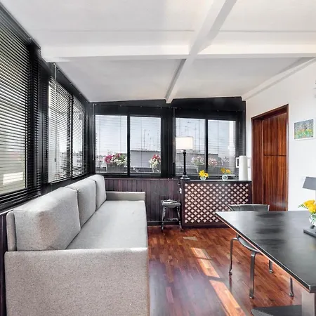 Mikka Studios: Luxury