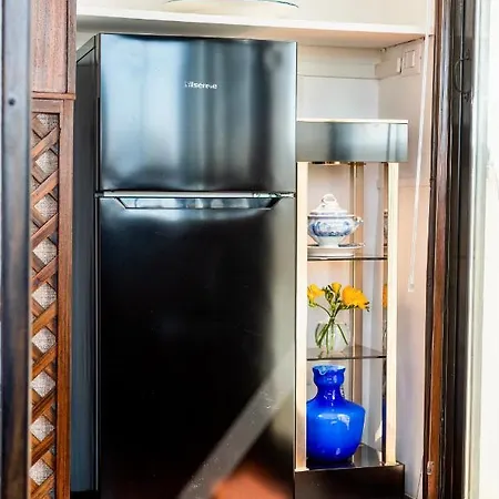 Mikka Studios: Luxury Apartman