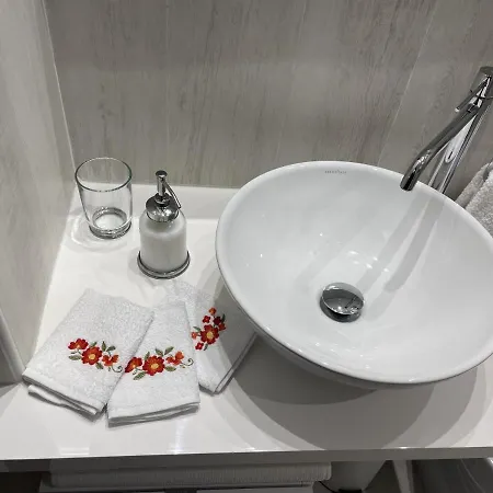 Mikka Studios: Luxury Apartamento *