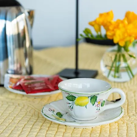 Mikka Studios: Luxury *