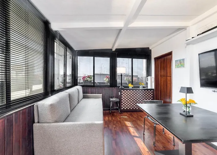 Mikka Studios: Luxury