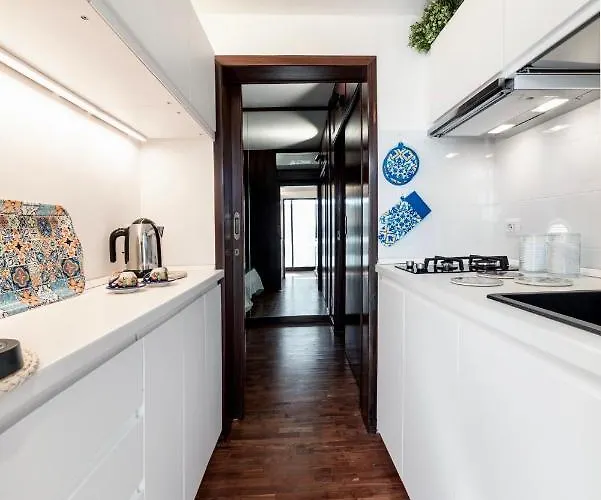 Mikka Studios: Luxury Bari